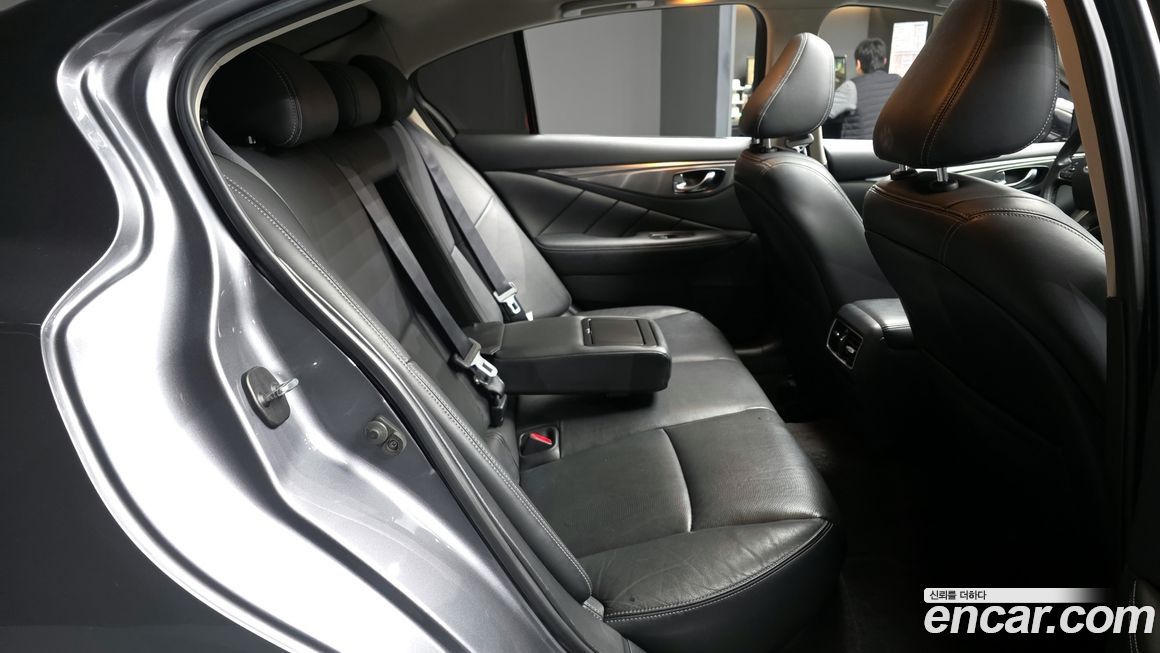 Infiniti Q50 2016