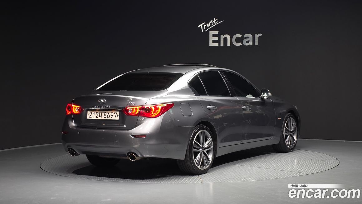 Infiniti Q50 2016
