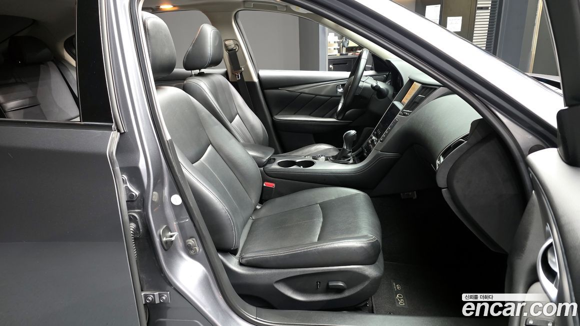 Infiniti Q50 2016