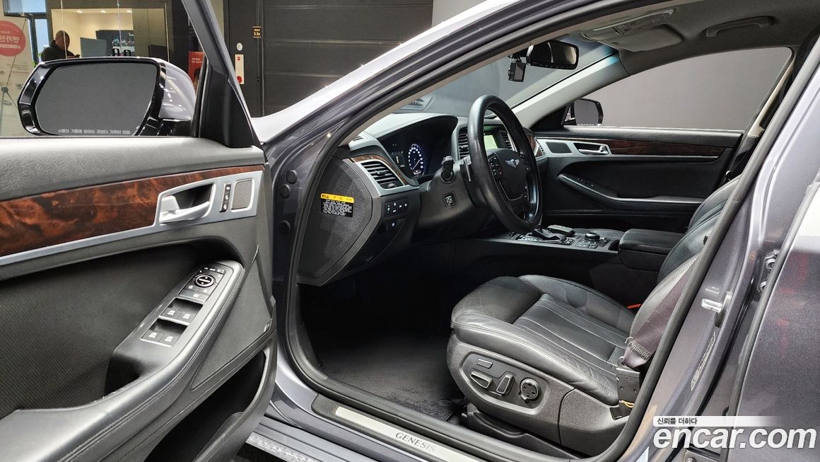 Hyundai Genesis 2015