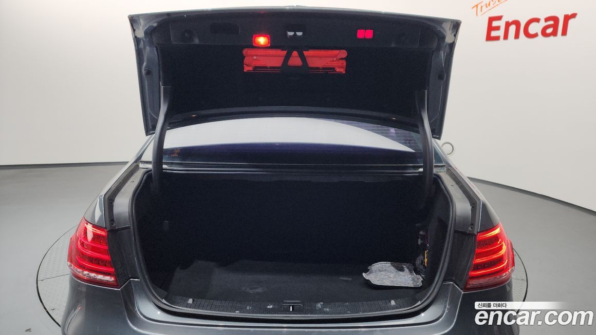 Mercedes-Benz E-Class 2016