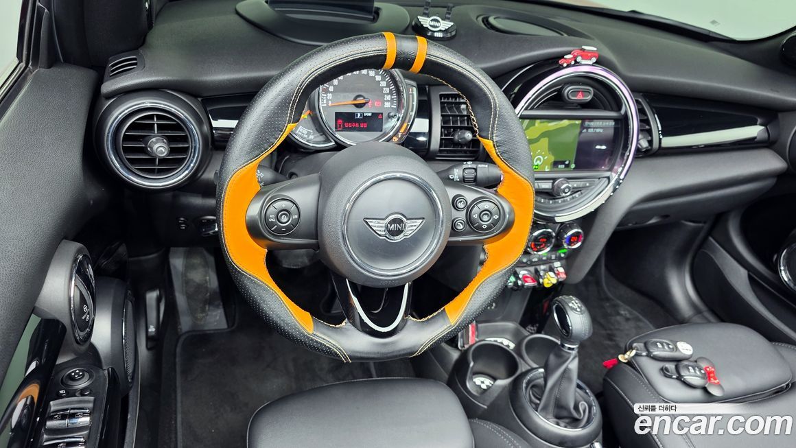 Mini Cooper Convertible 2018