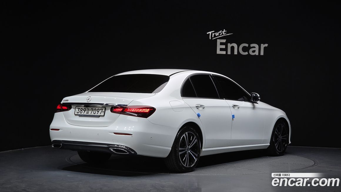 Mercedes-Benz E-Class 2021