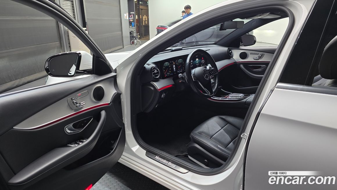 Mercedes-Benz E-Class 2021