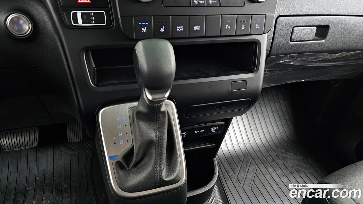 Hyundai Staria 2025