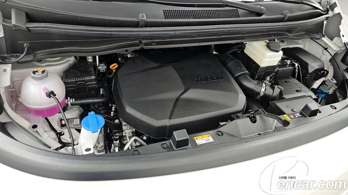 Hyundai Staria 2025