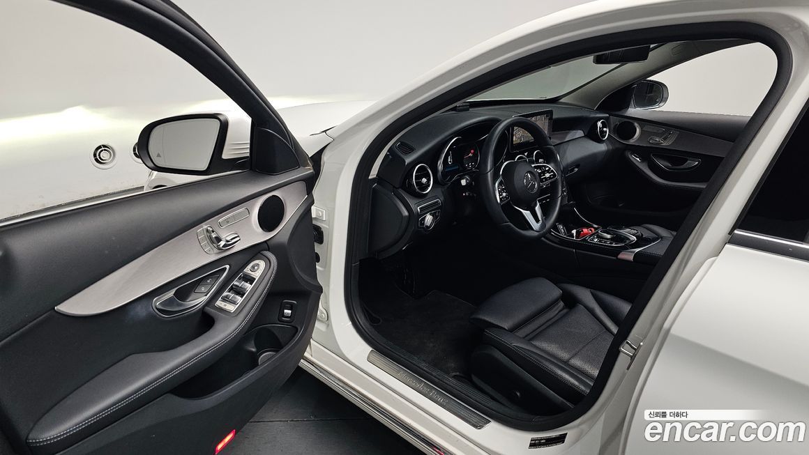 Mercedes-Benz C-Class 2020