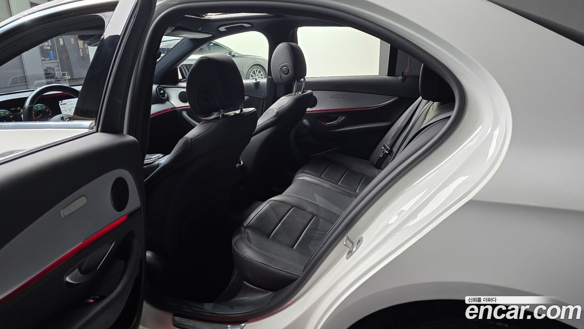 Mercedes-Benz E-Class 2021