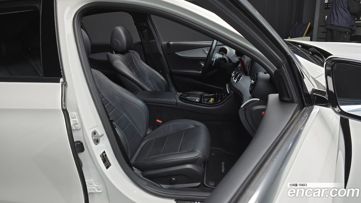 Mercedes-Benz E-Class 2021