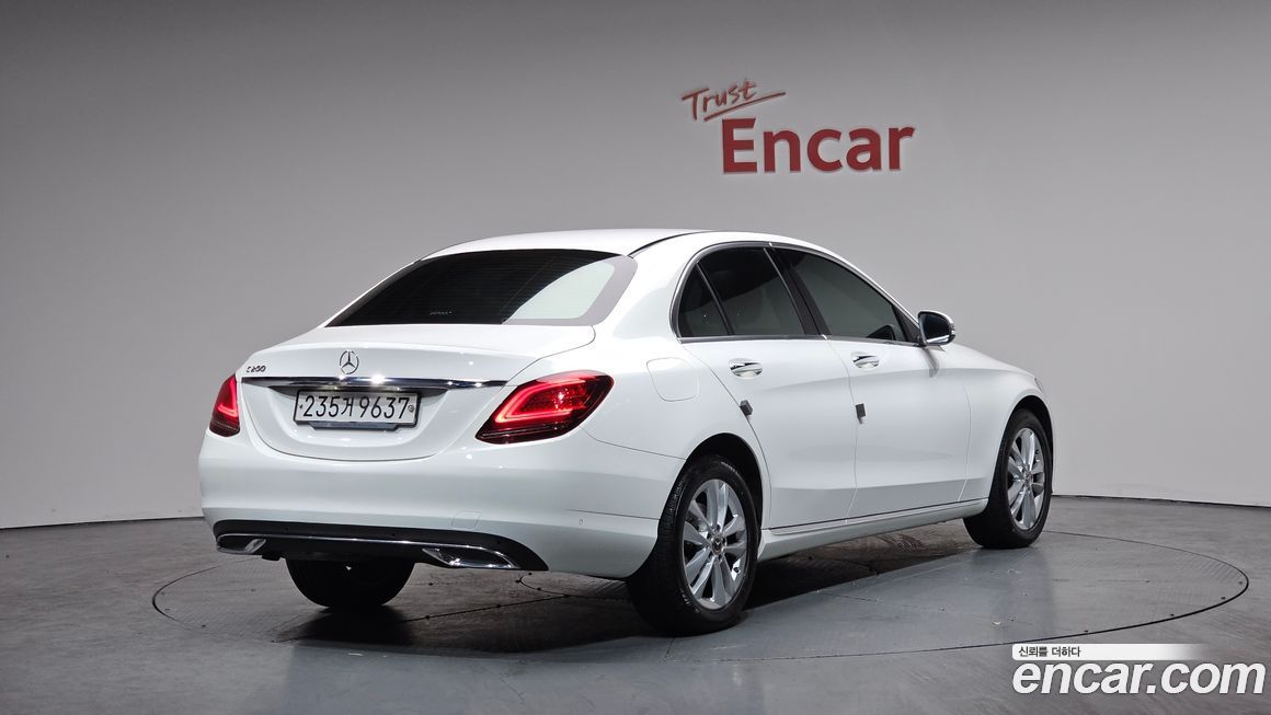 Mercedes-Benz C-Class 2020