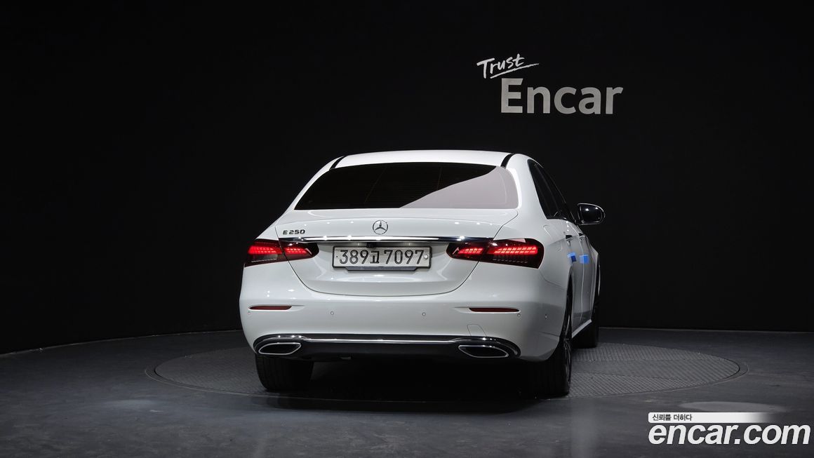 Mercedes-Benz E-Class 2021