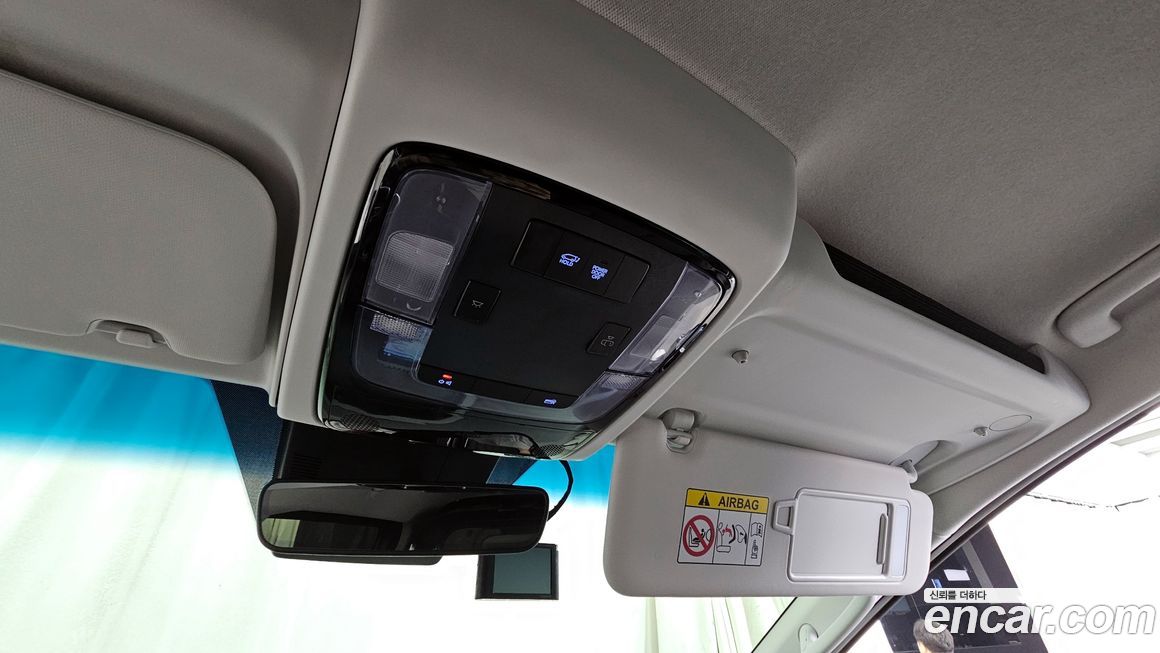 Hyundai Staria 2025