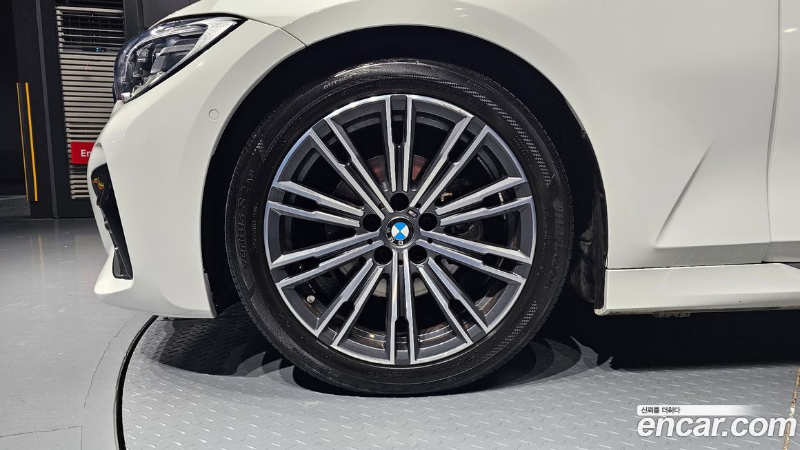 BMW 3-Series 2019