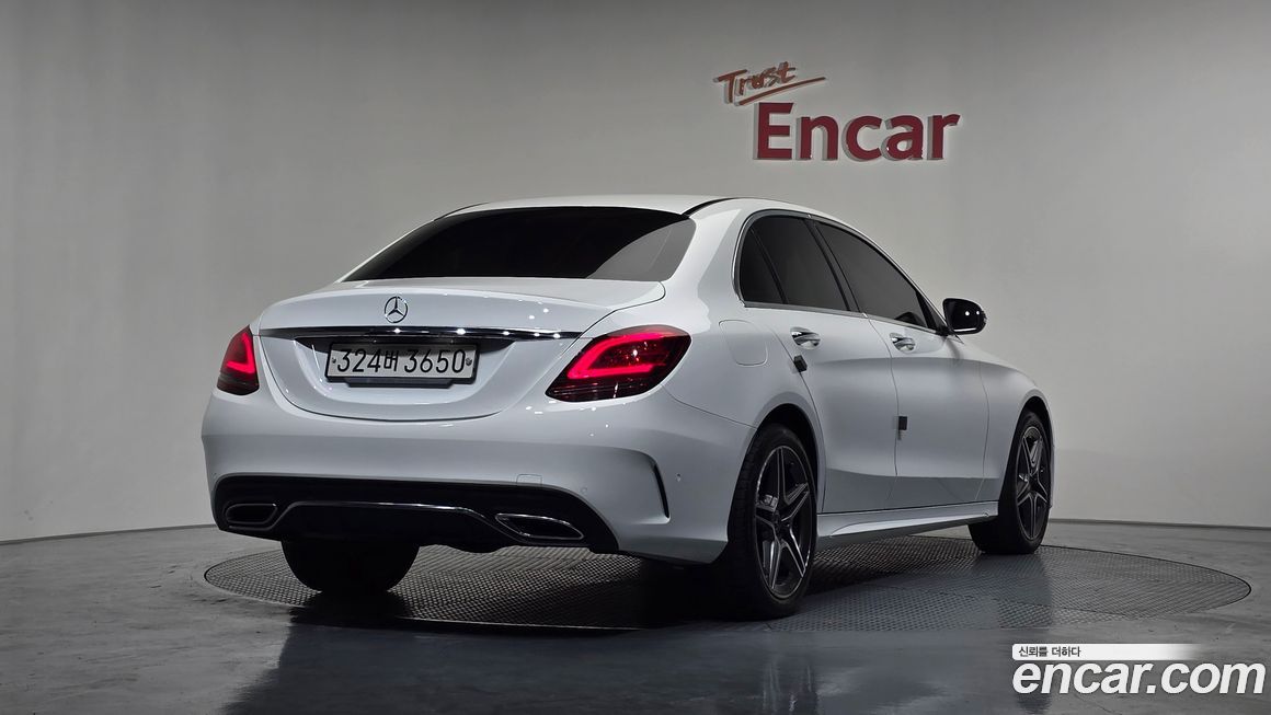 Mercedes-Benz C-Class 2021