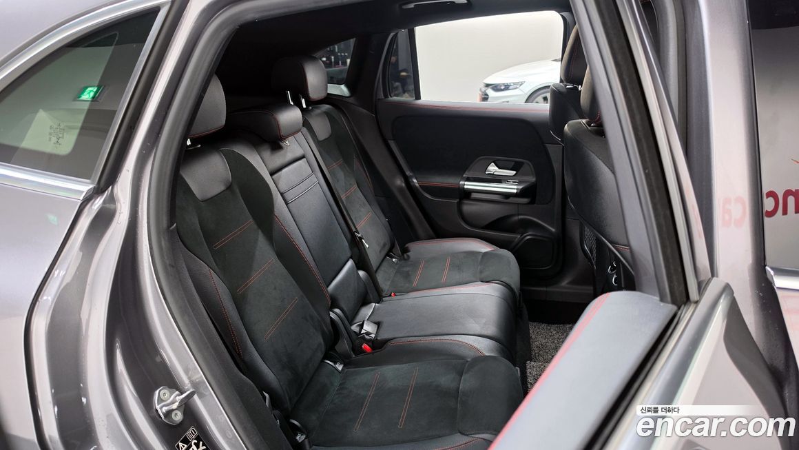 Mercedes-Benz GLA-Class 2023