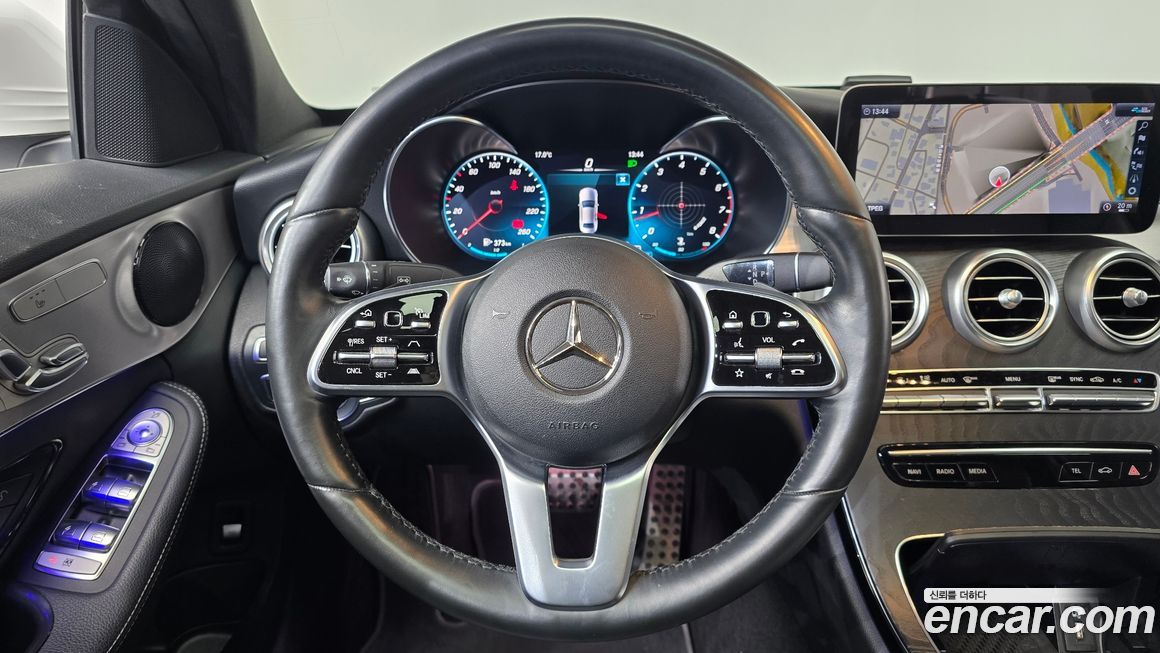 Mercedes-Benz C-Class 2021