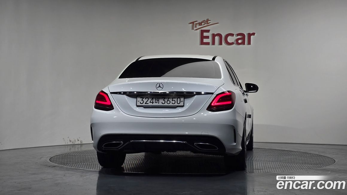 Mercedes-Benz C-Class 2021