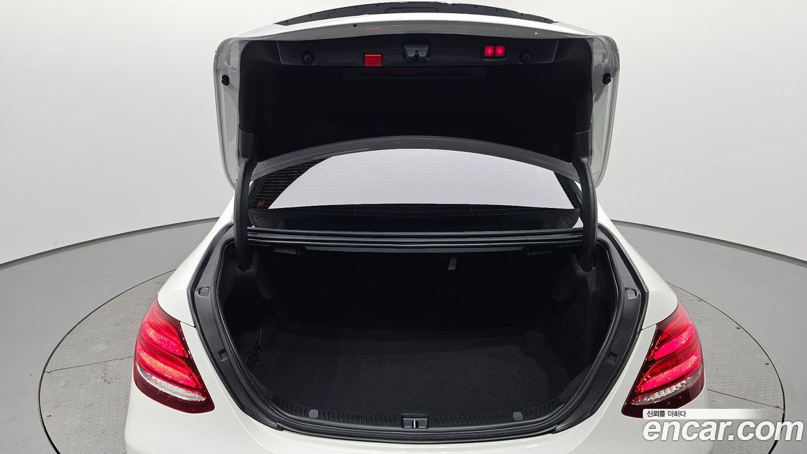 Mercedes-Benz E-Class 2020