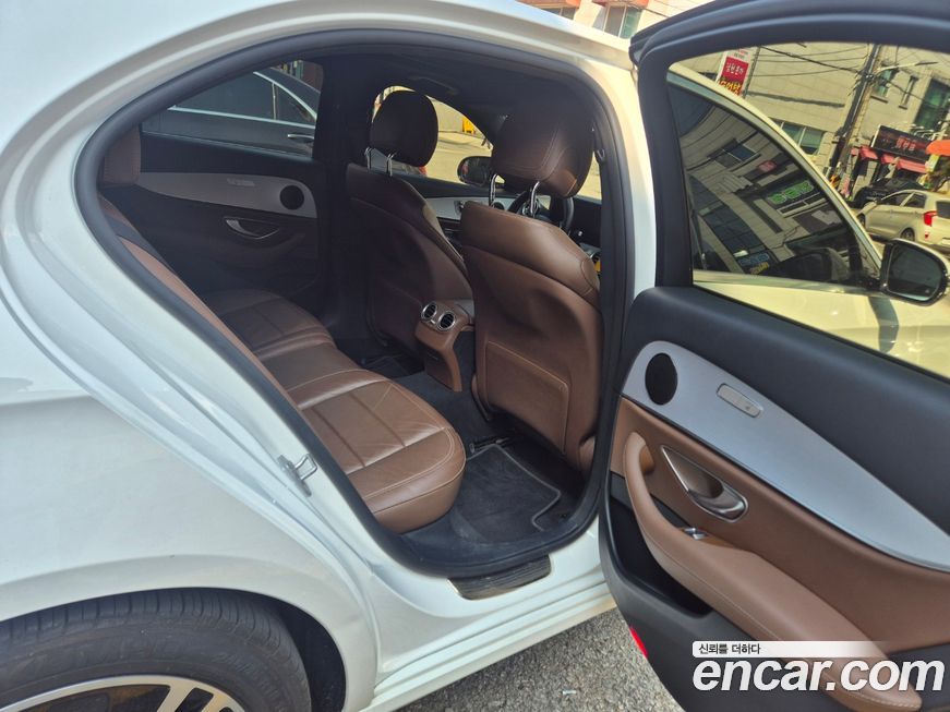 Mercedes-Benz E-Class 2021