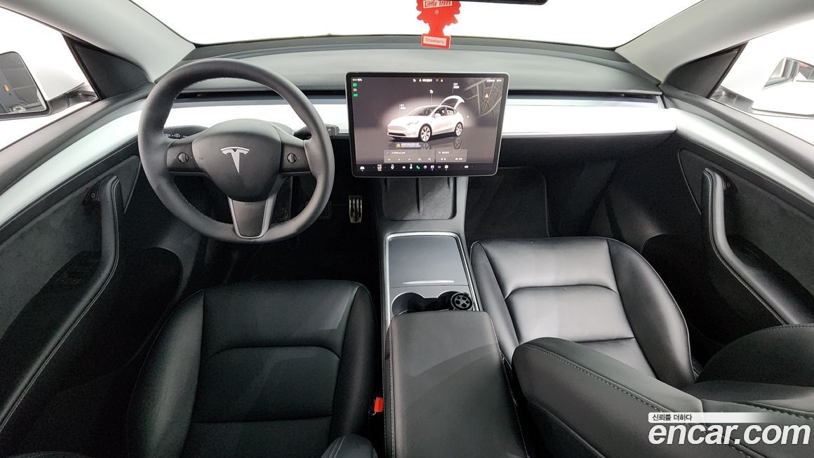 Tesla Model Y 2024