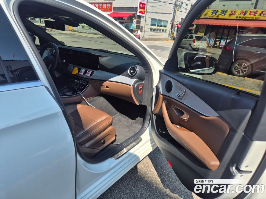 Mercedes-Benz E-Class 2021