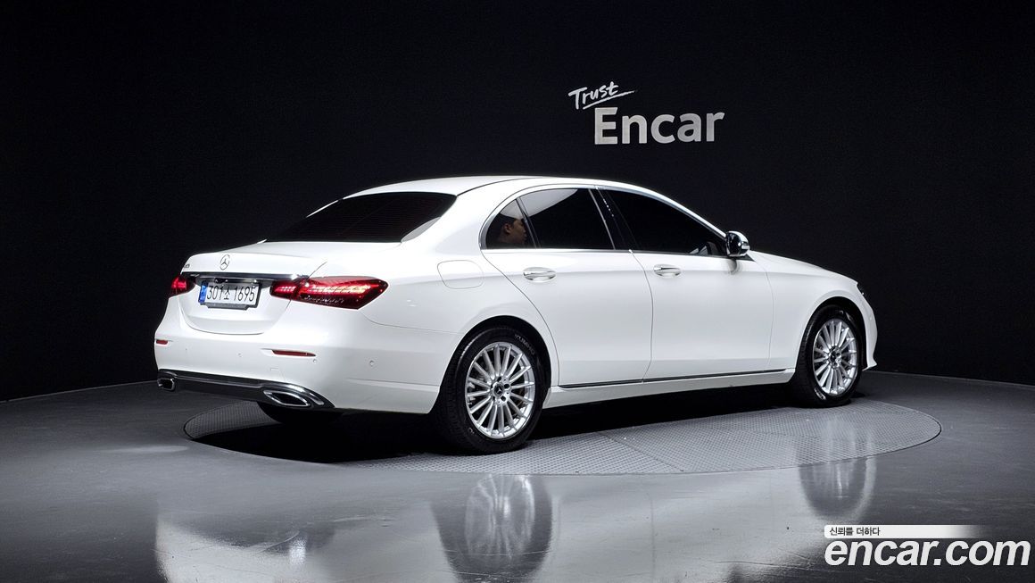 Mercedes-Benz E-Class 2021