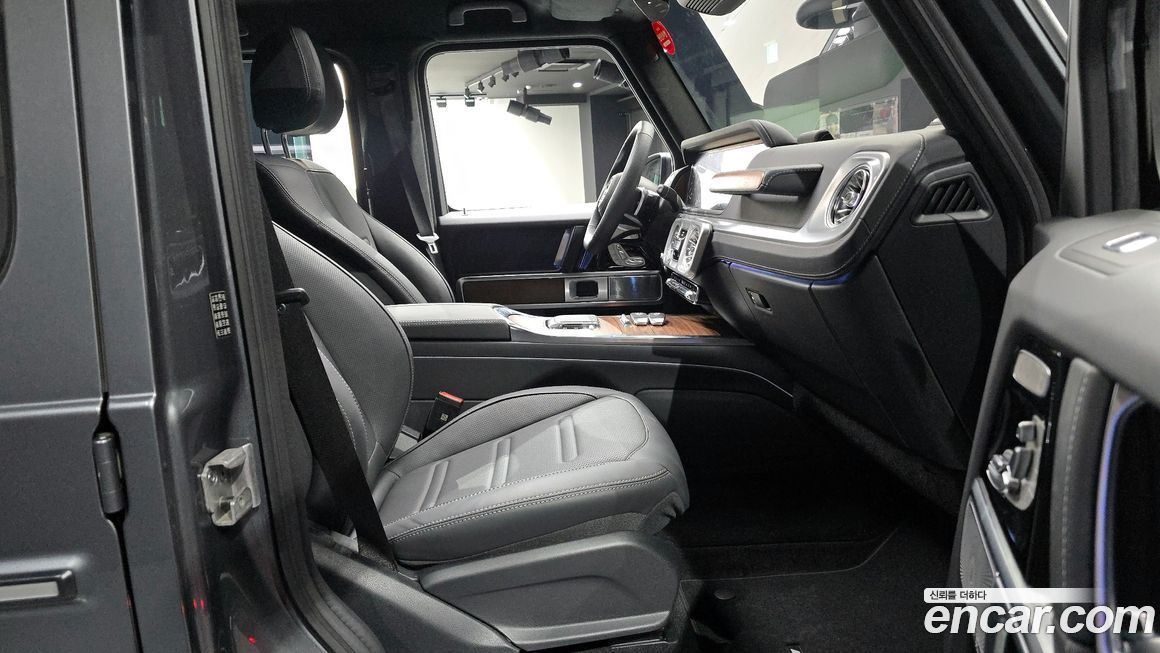 Mercedes-Benz G-Class 2025