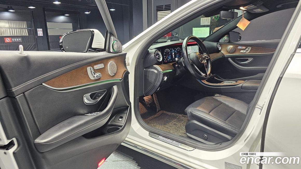 Mercedes-Benz E-Class 2021