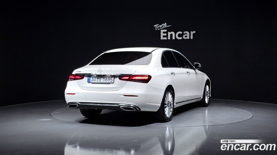 Mercedes-Benz E-Class 2021