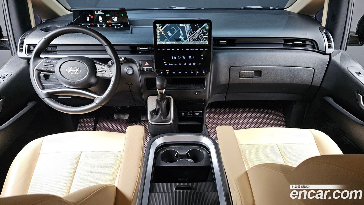 Hyundai Staria 2025