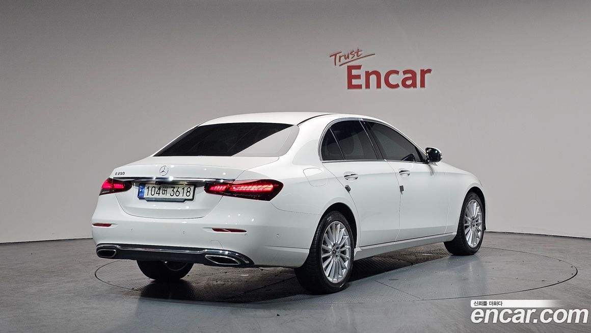 Mercedes-Benz E-Class 2021