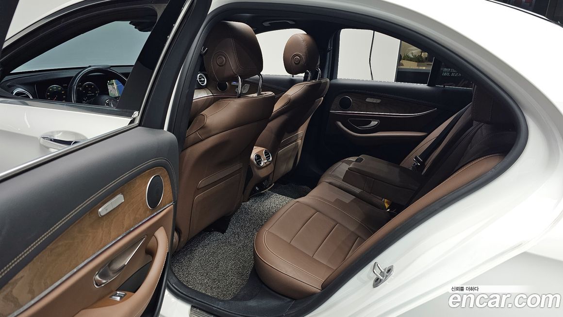 Mercedes-Benz E-Class 2021