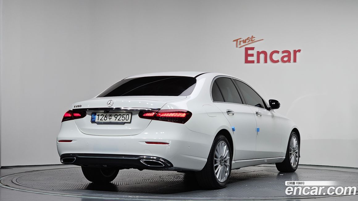 Mercedes-Benz E-Class 2021