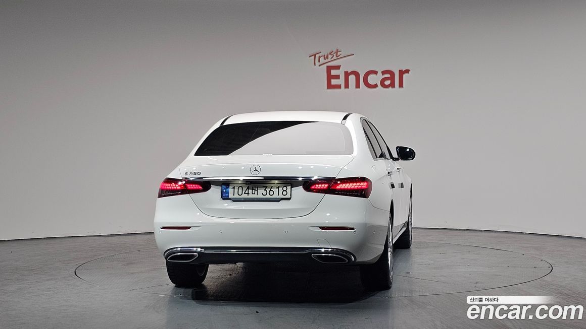 Mercedes-Benz E-Class 2021