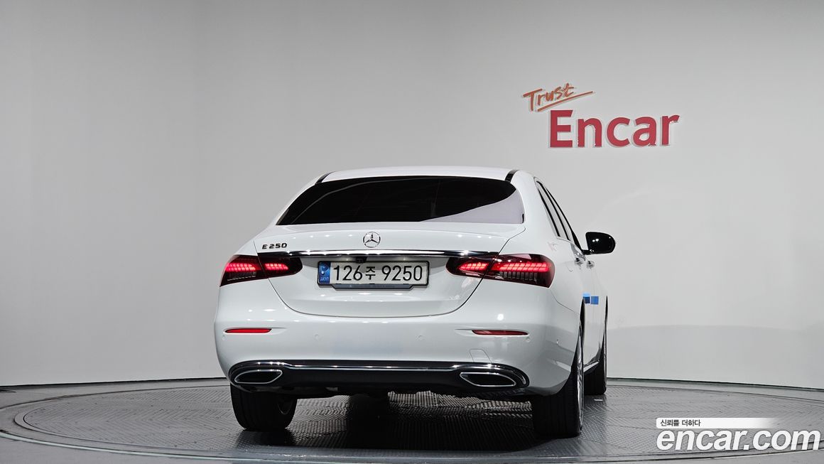 Mercedes-Benz E-Class 2021