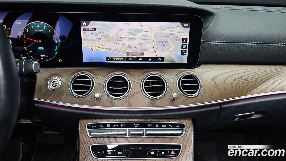 Mercedes-Benz E-Class 2021