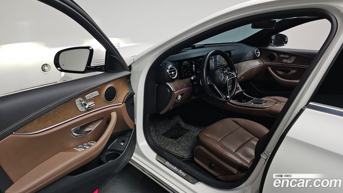 Mercedes-Benz E-Class 2021