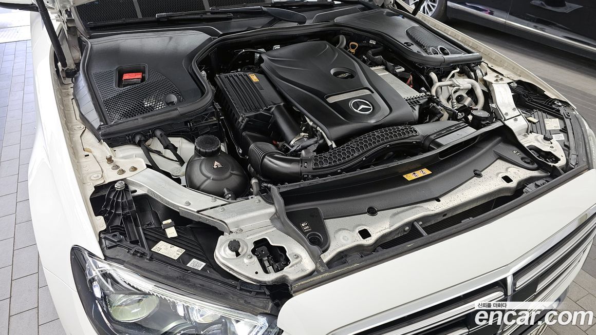 Mercedes-Benz E-Class 2021