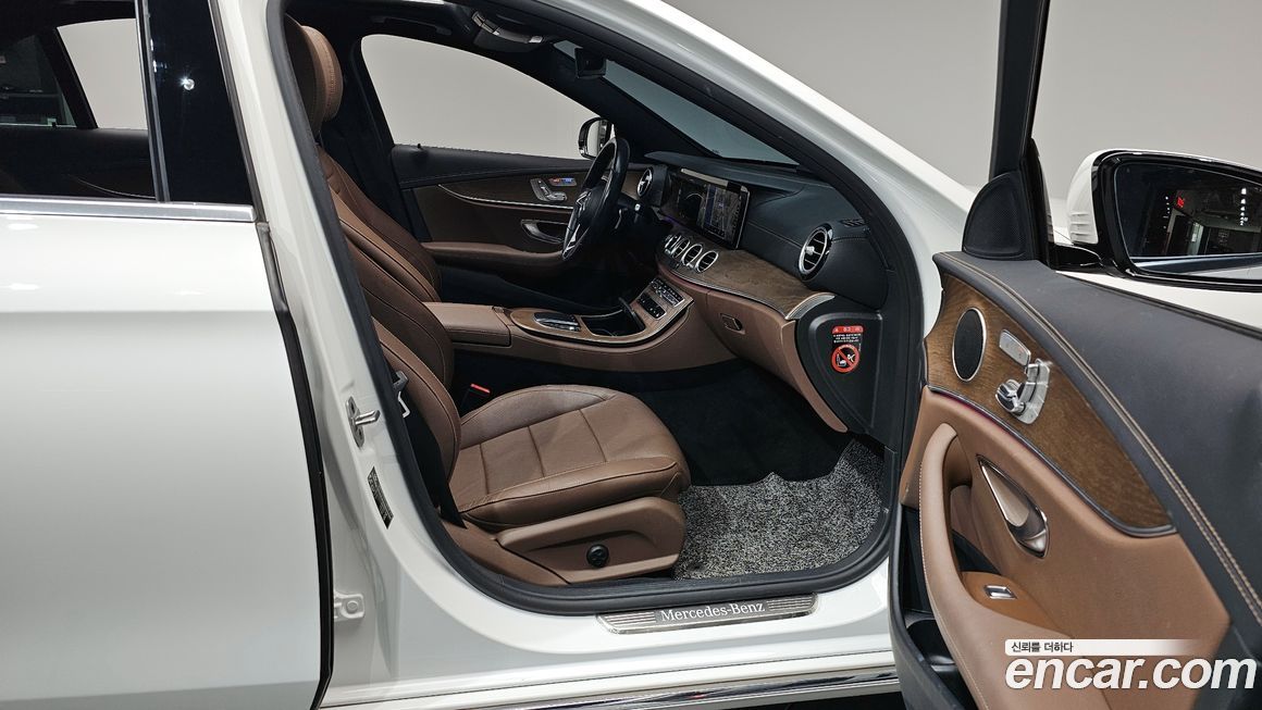 Mercedes-Benz E-Class 2021