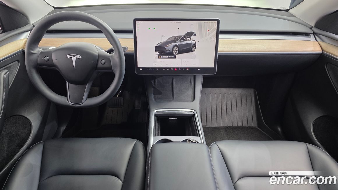 Tesla Model Y 2024