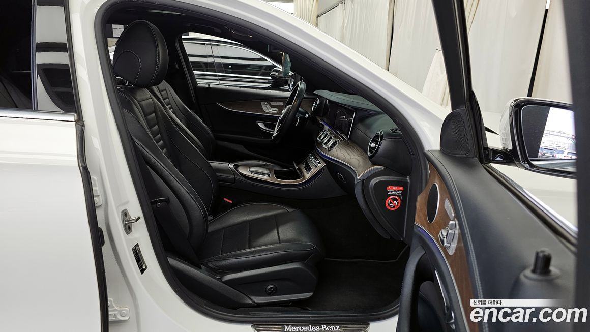 Mercedes-Benz E-Class 2021