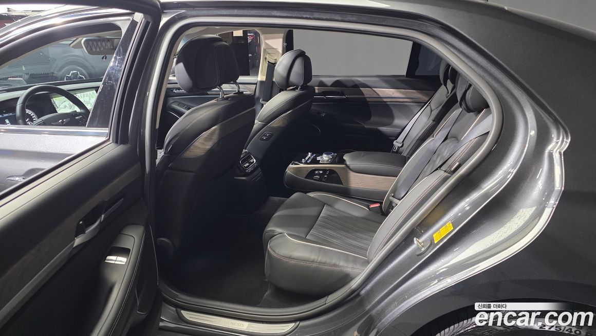 Genesis G90 2021