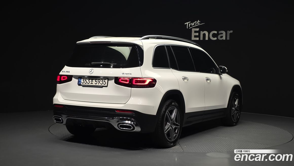 Mercedes-Benz GLB-Class 2022