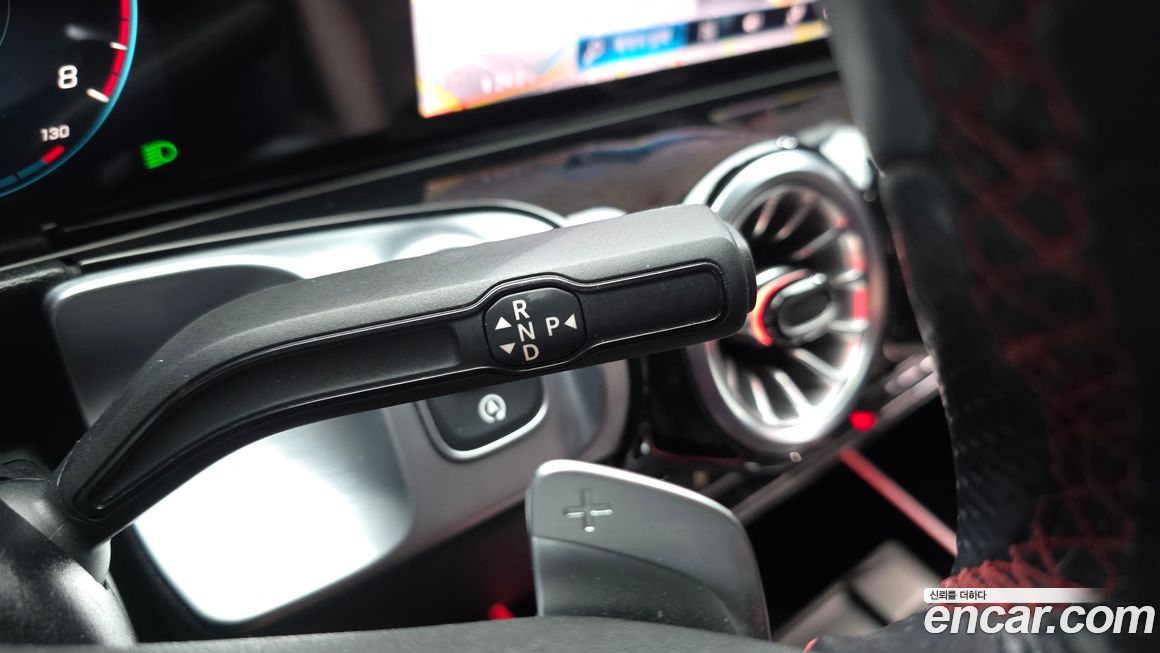 Mercedes-Benz GLB-Class 2022