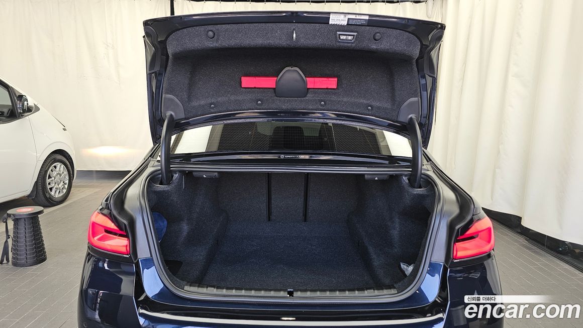 BMW 5-Series 2021