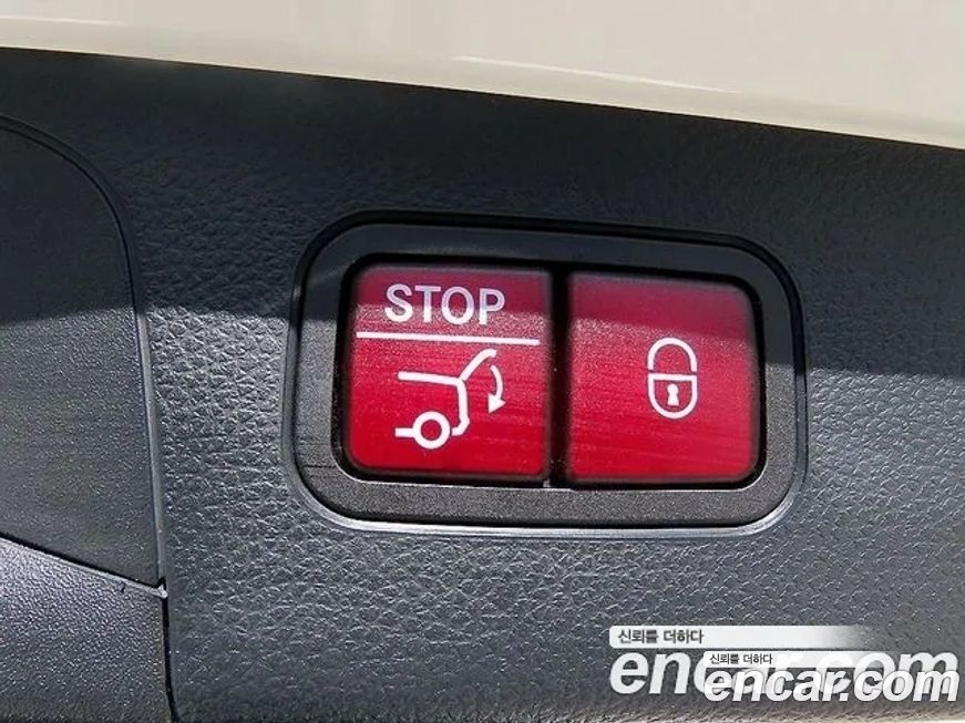 Mercedes-Benz GLC-Class 2021