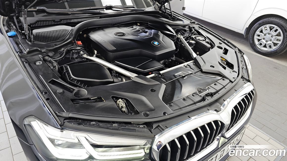 BMW 5-Series 2021