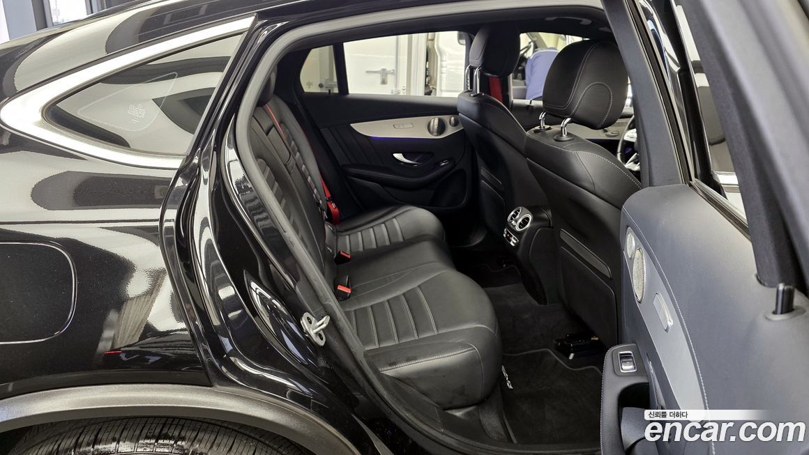 Mercedes-Benz GLC-Class 2021