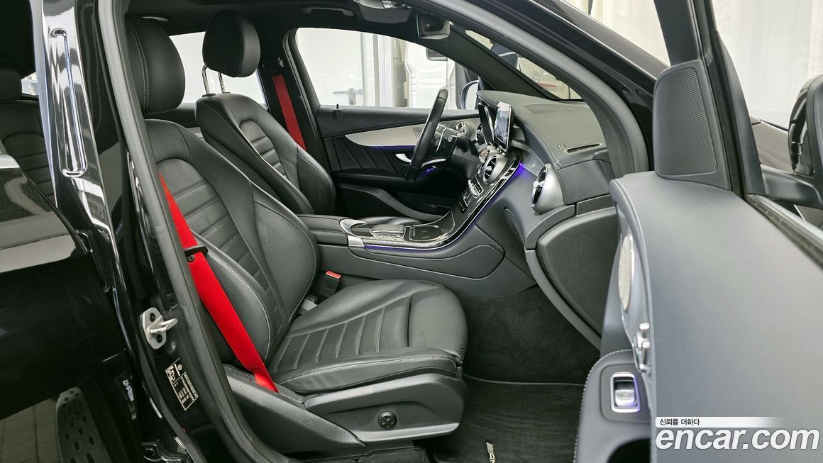 Mercedes-Benz GLC-Class 2021