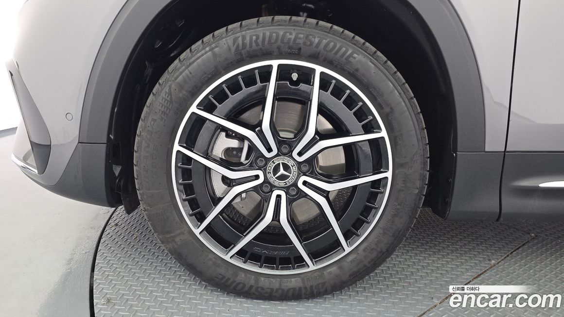 Mercedes-Benz EQB 2023